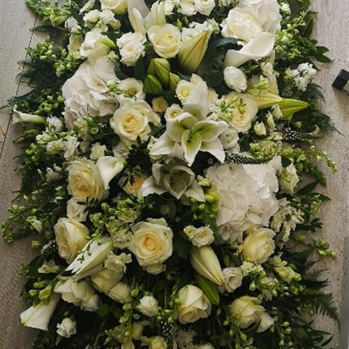 Rose &amp; Lily Casket Spray