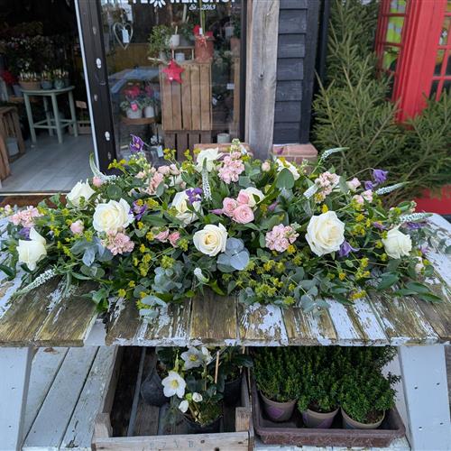 White &amp; Pink Coffin Spray